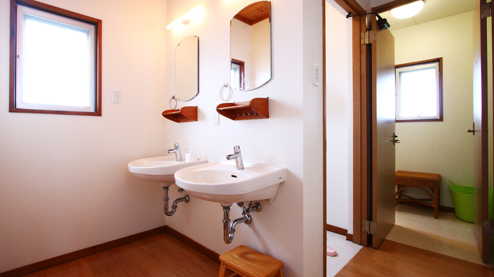 共有トイレ&洗面所*