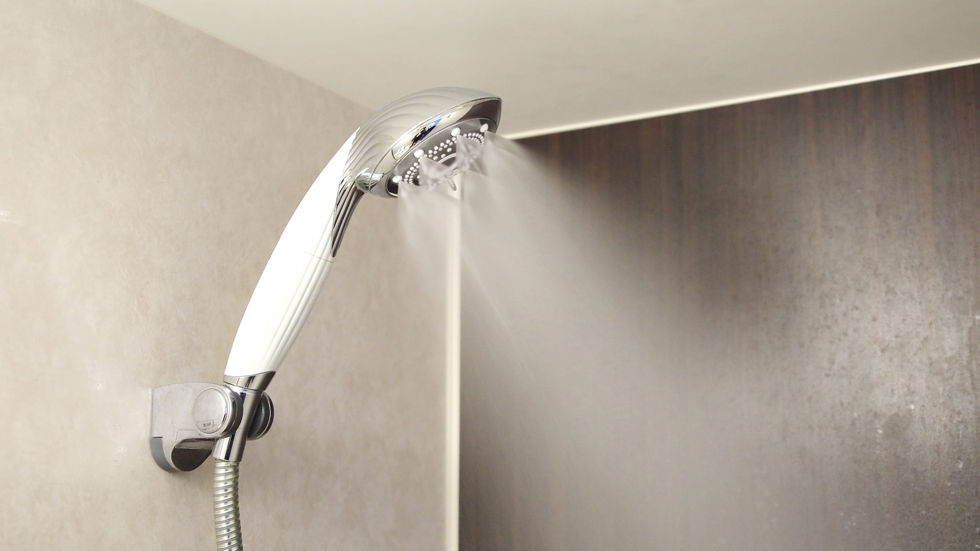 【バスルーム】デラックスダブルルーム／ツインルーム「ReFa」 FINE BUBBLE PURE