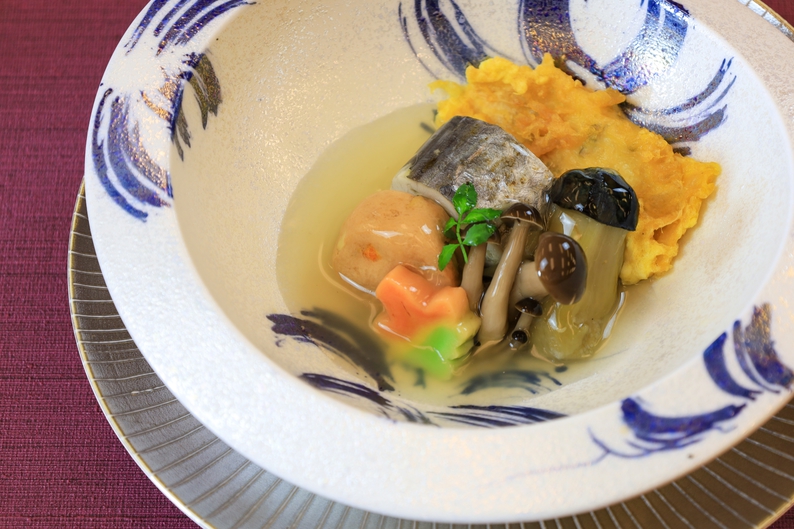 贅沢コース料理一例九州産鰆の豆腐けんちん