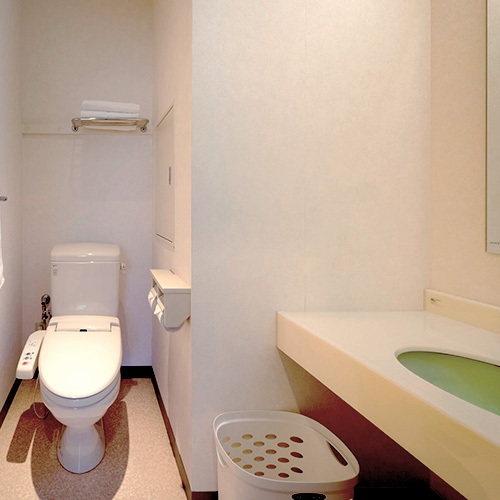 ・デラックスツイン／洗浄機能付きトイレと独立洗面台
