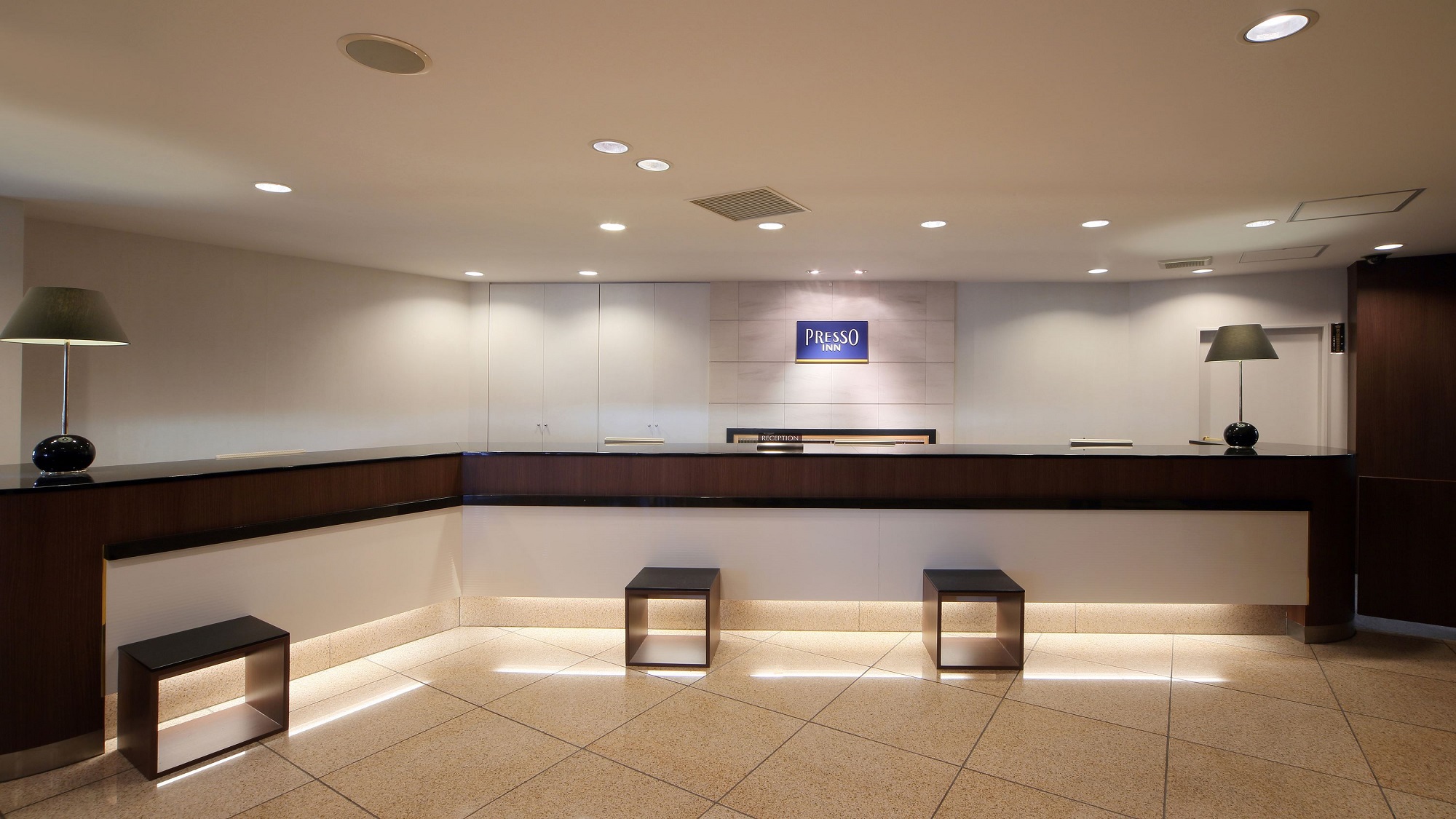 2階フロント２４時間対応で安心