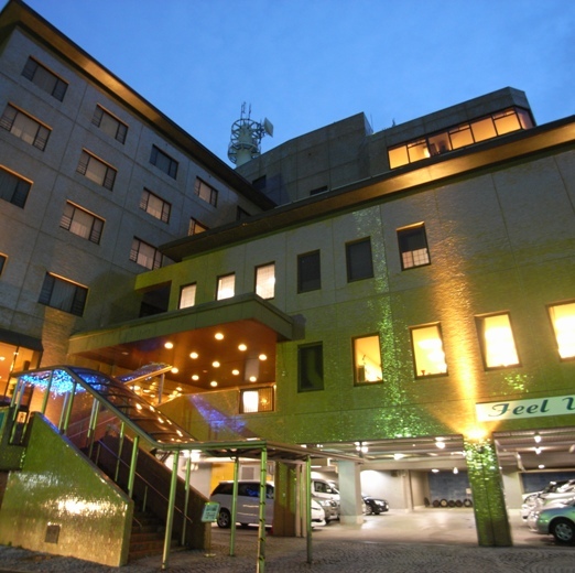 フィール外観夜