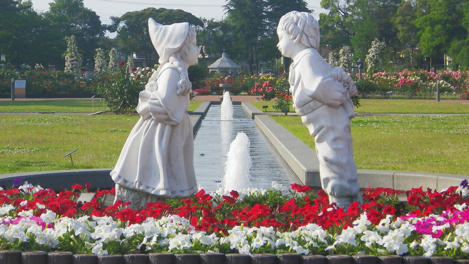 *敷島公園／毎年春と秋にはバラ祭が開催！写真映えもばっちりです