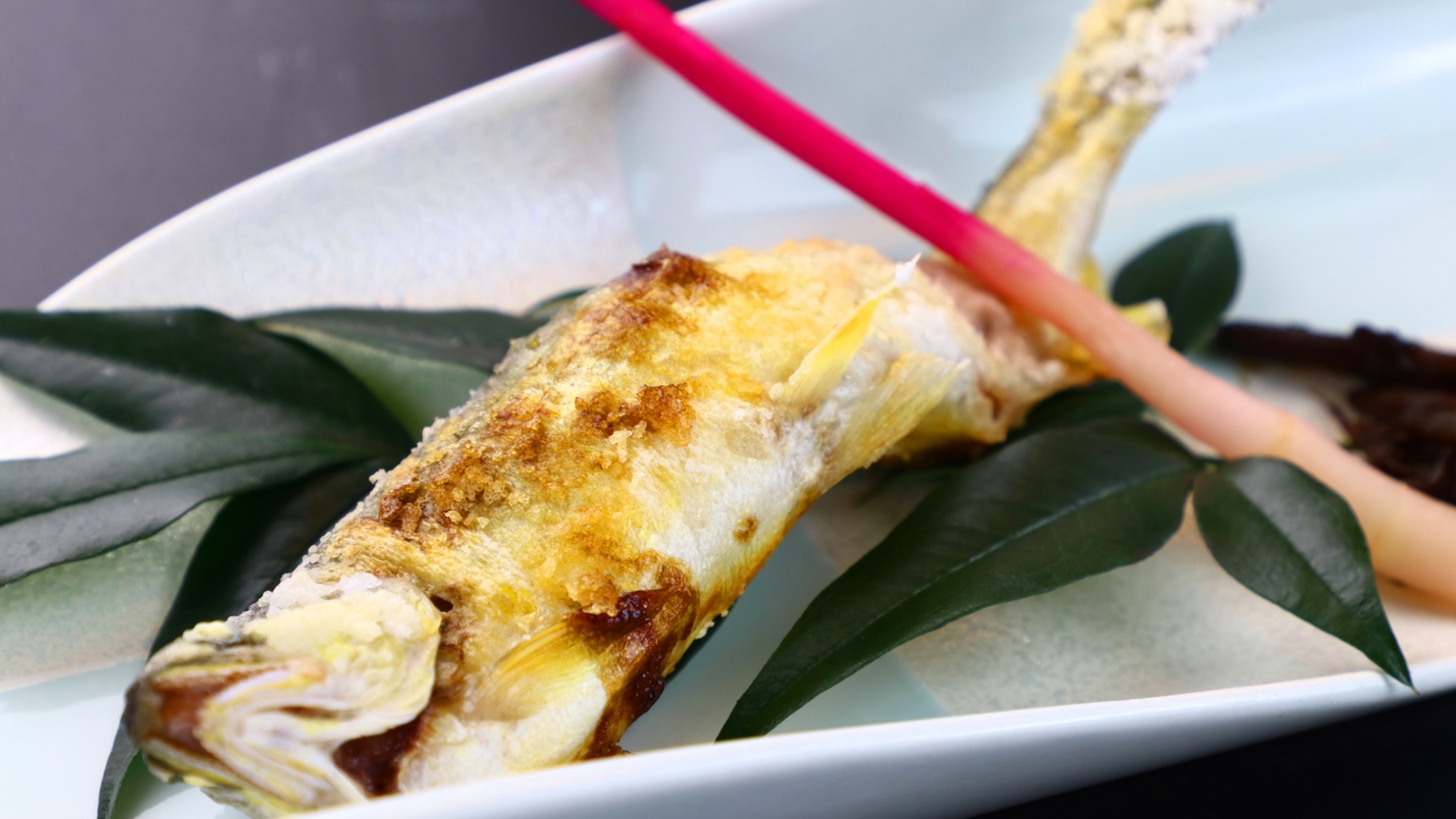 お食事鮎の塩焼き