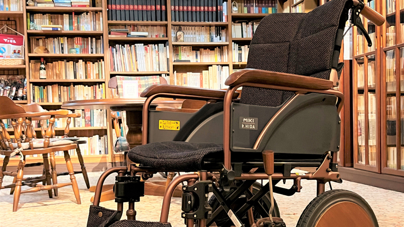 飛騨産業製特注の車椅子