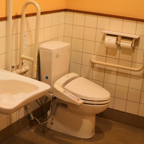 各部屋にあるトイレはウォシュレット完備。