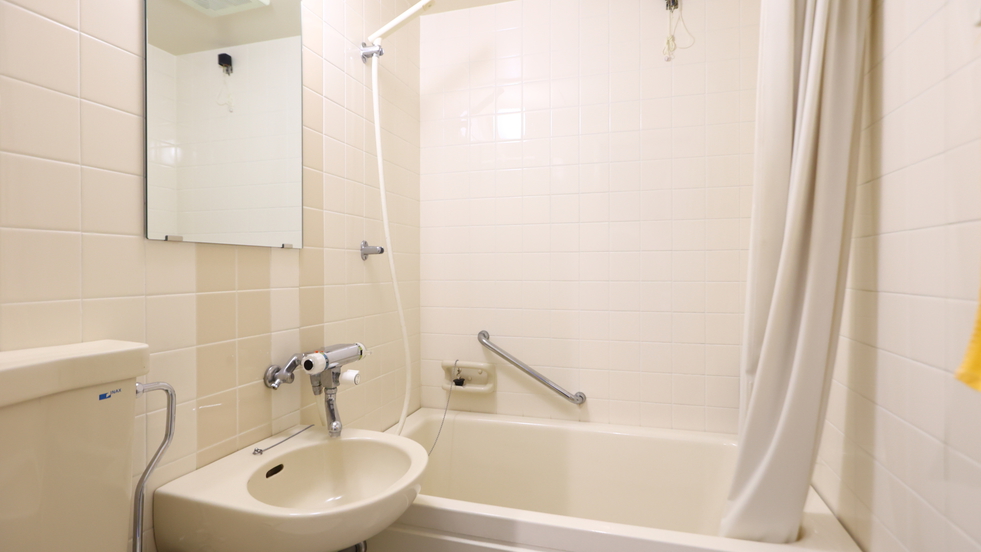 客室のバスルーム一例館内に大浴場があります。