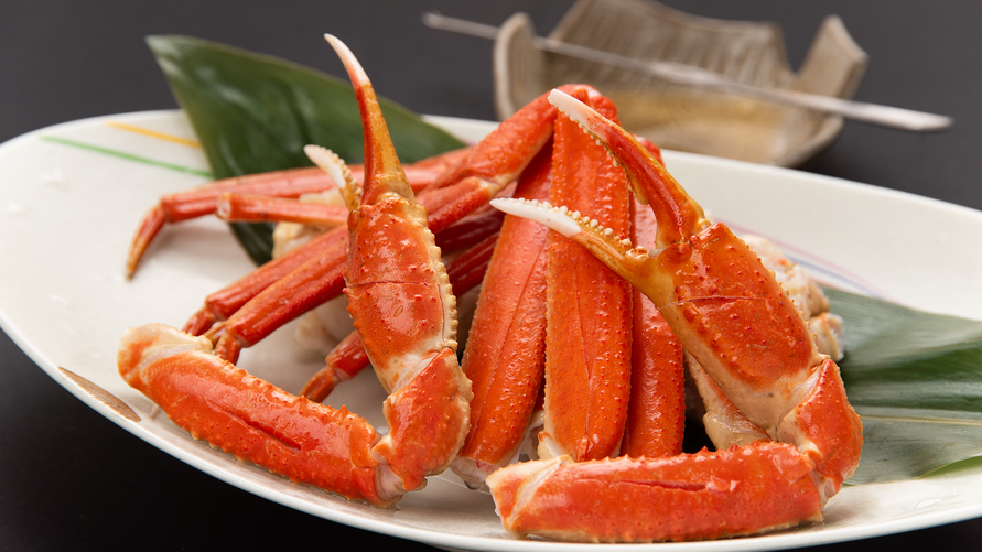 【夕食一例】茹で蟹は食べやすい切り蟹をご提供します