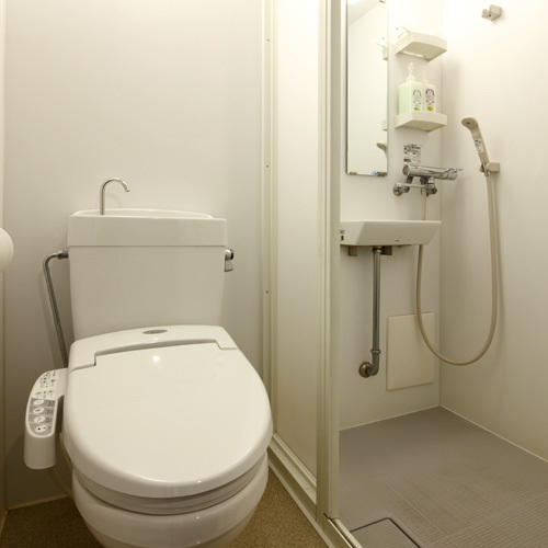 シングル禁煙のお部屋のトイレ&シャワールームの一例
