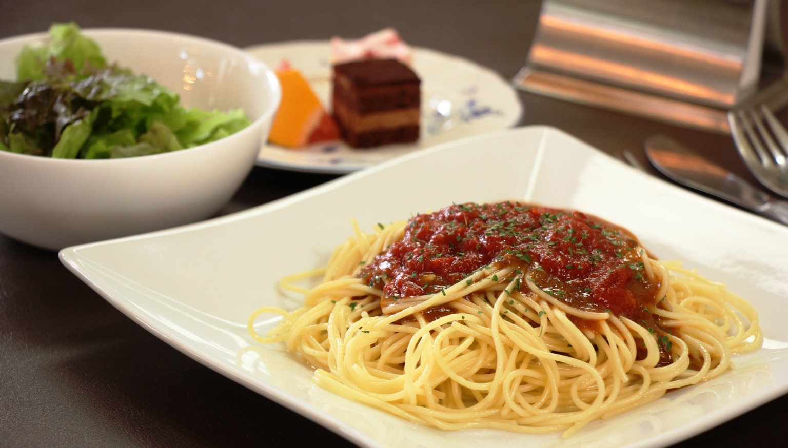 【夕食軽食がオーダー可能】 1セット 1500円（別） 