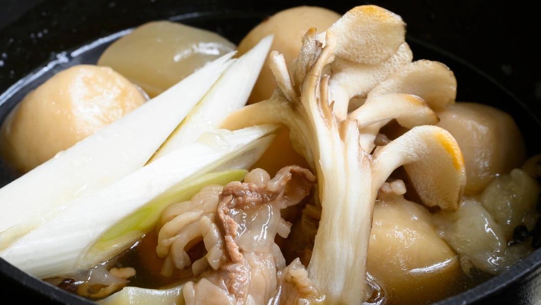 【季節のご朝食】山形名物の芋煮鍋