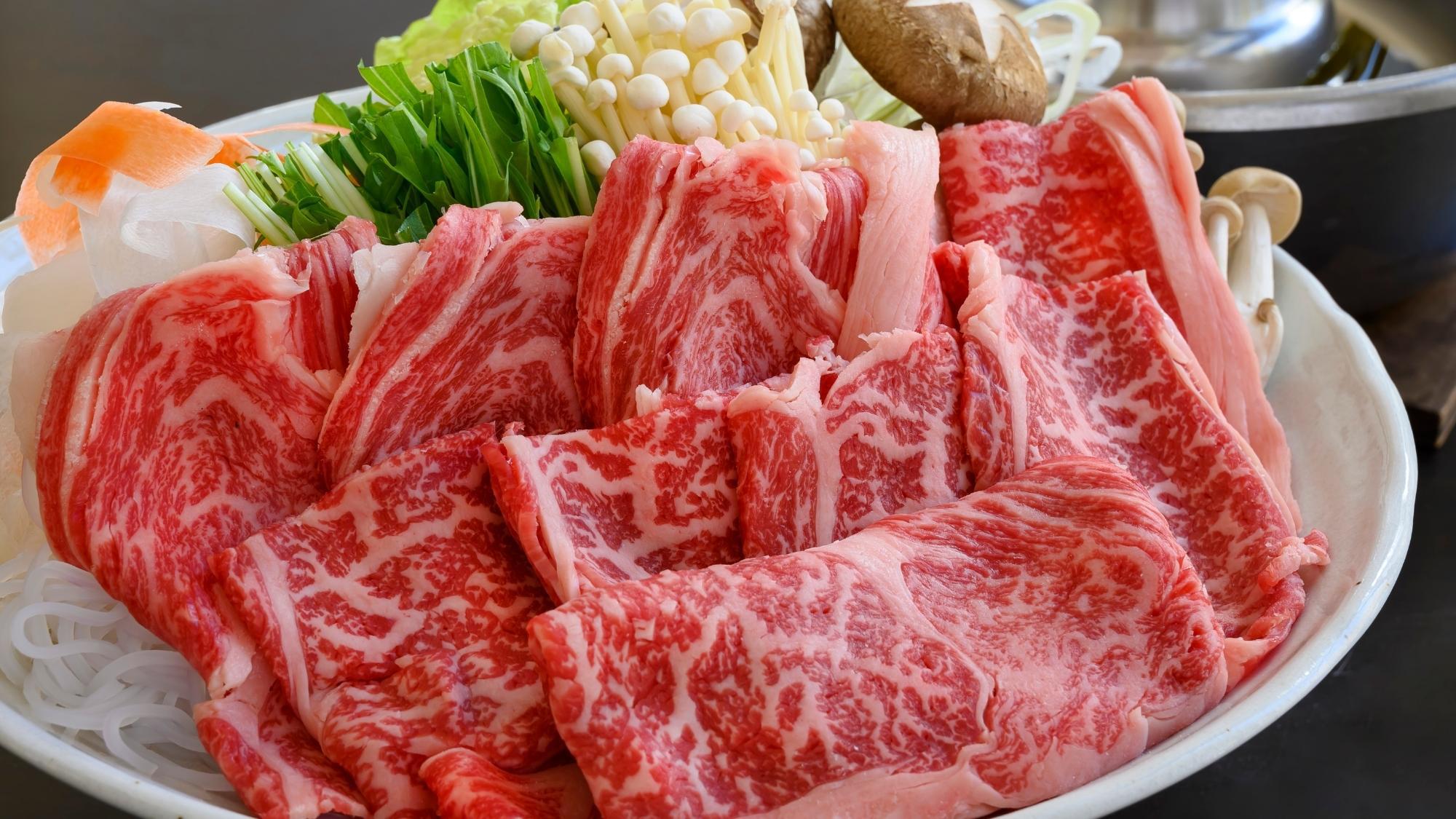 ブランド「蔵王牛」をすき焼きorしゃぶしゃぶで。お好みの調理法でご用意いたします