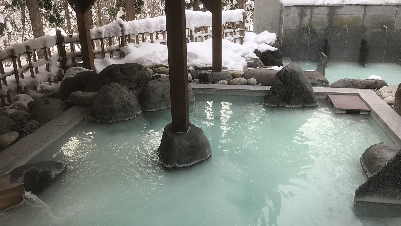 雪見露天女性露天風呂