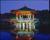 浮見堂ライトアップ「写真：奈良市観光協会」