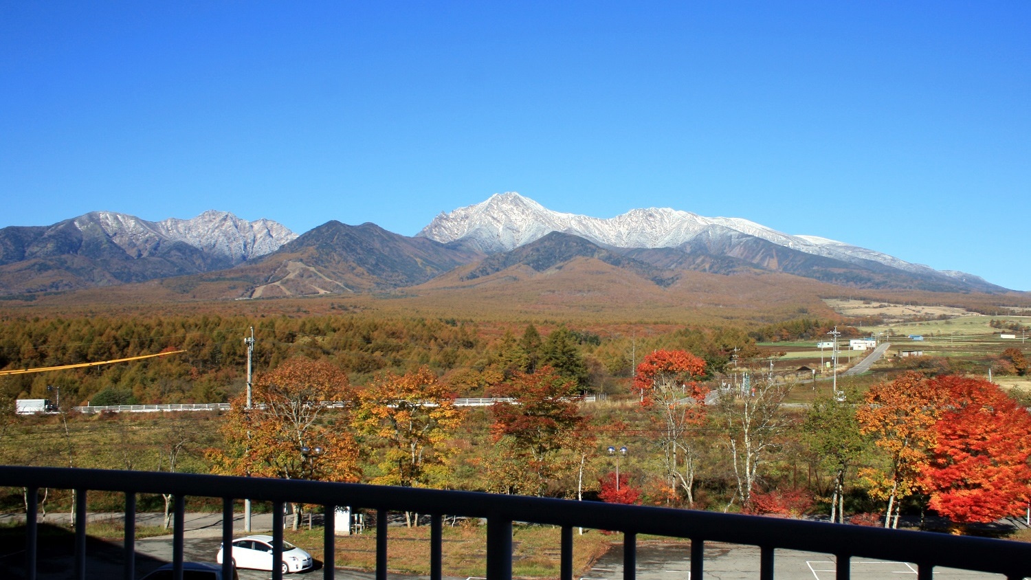  秋全室から八ヶ岳を一望