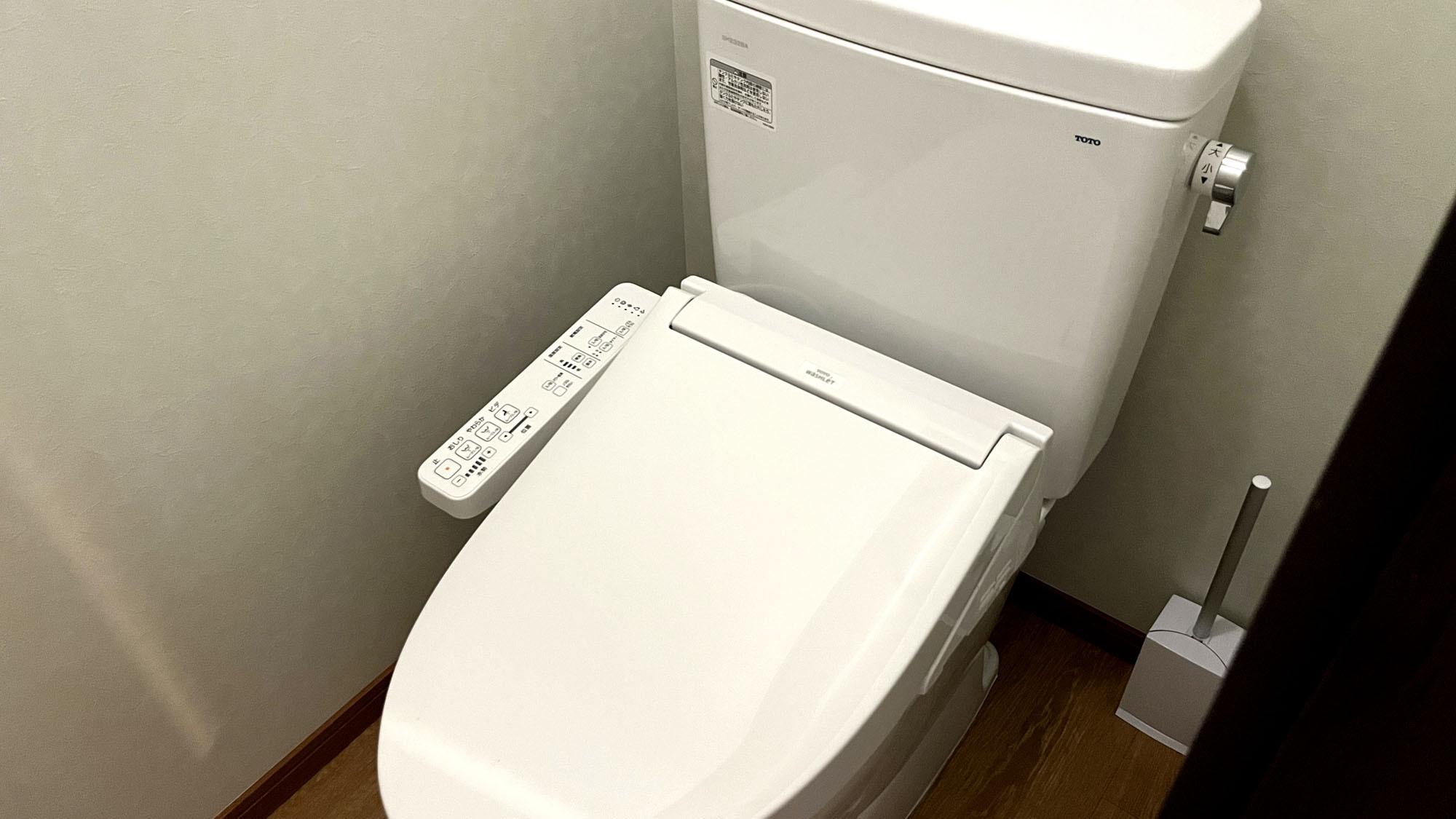 ３F和室８〜１０畳ウォシュレット付きトイレです＊