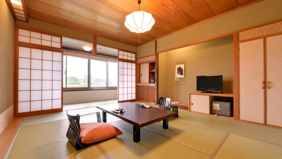 *客室一例：全ての客室から、琵琶湖を臨むことができます。琵琶湖の情緒をお愉しみください。