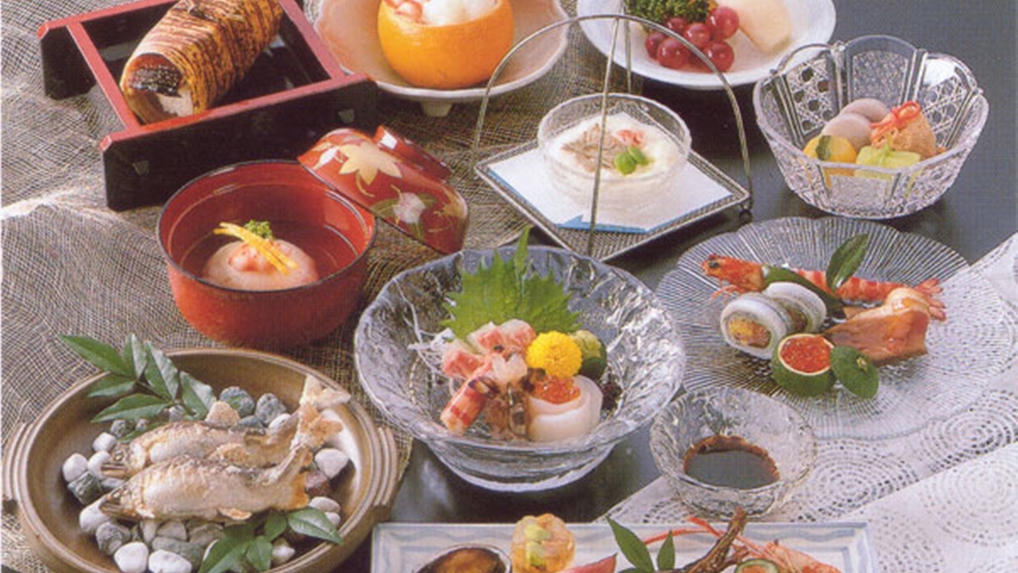 *【和の膳(一例)】食材の宝庫、滋賀の食材を使った会席コース。その時々の旬を味わっていただけますよ。