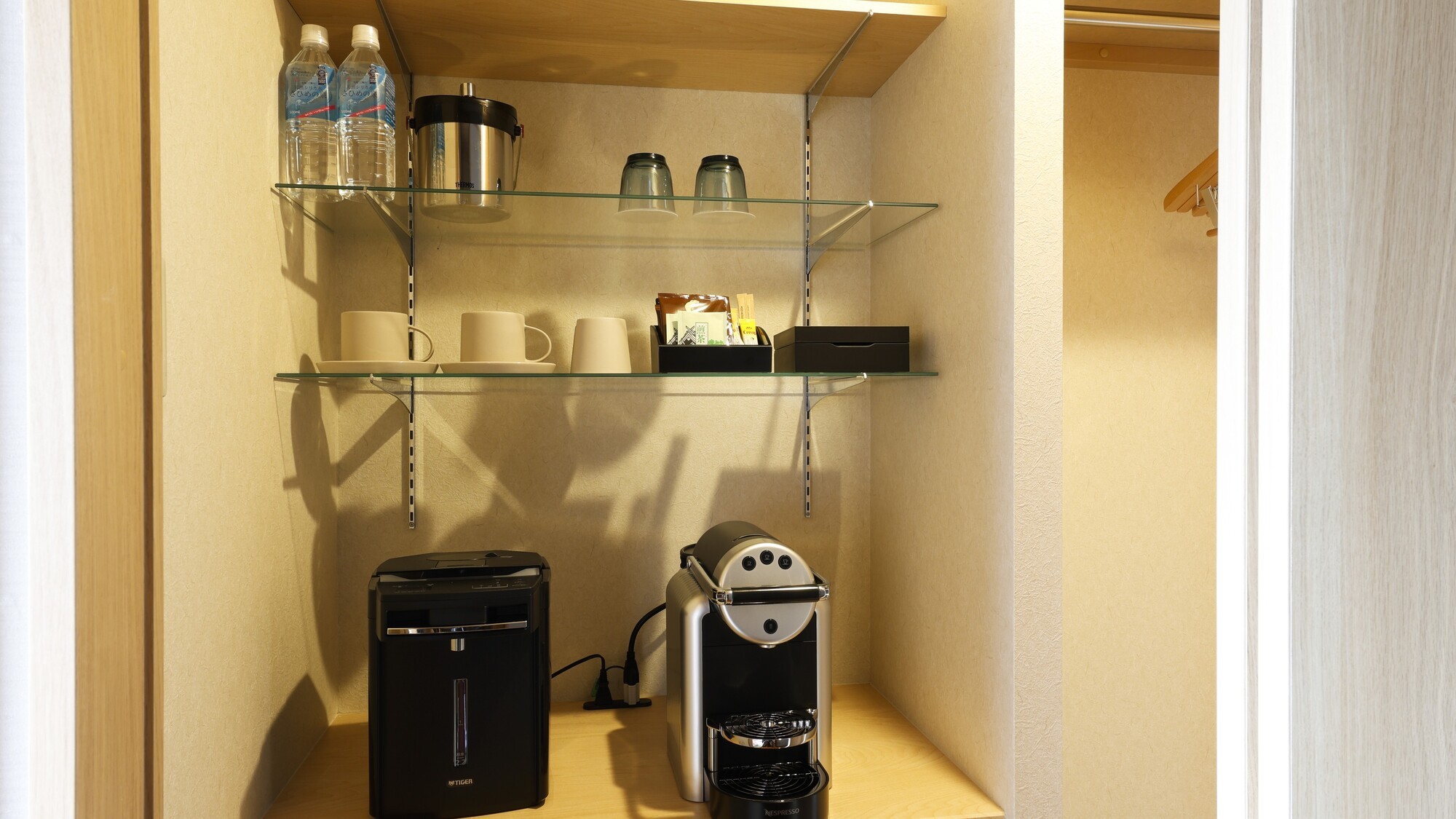 ご滞在に香りの彩りを。客室で本格コーヒー