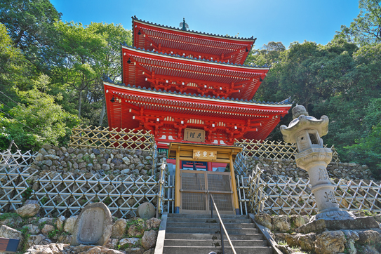 岐阜公園三重塔