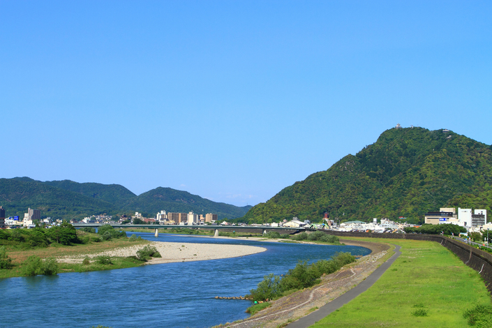 岐阜城と長良川