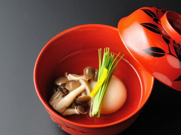  板前が心を込めてお料理をお作りいたします