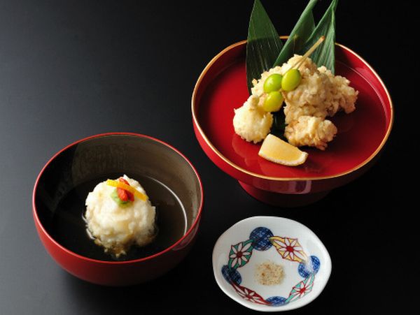  板前が心を込めてお料理をお作りいたします