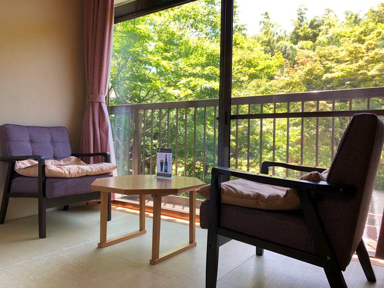 四季の間「菖蒲（あやめ）」