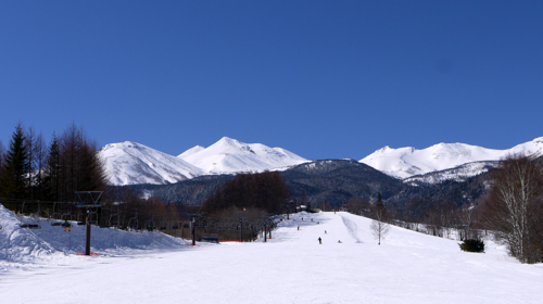 晴天のスキー場
