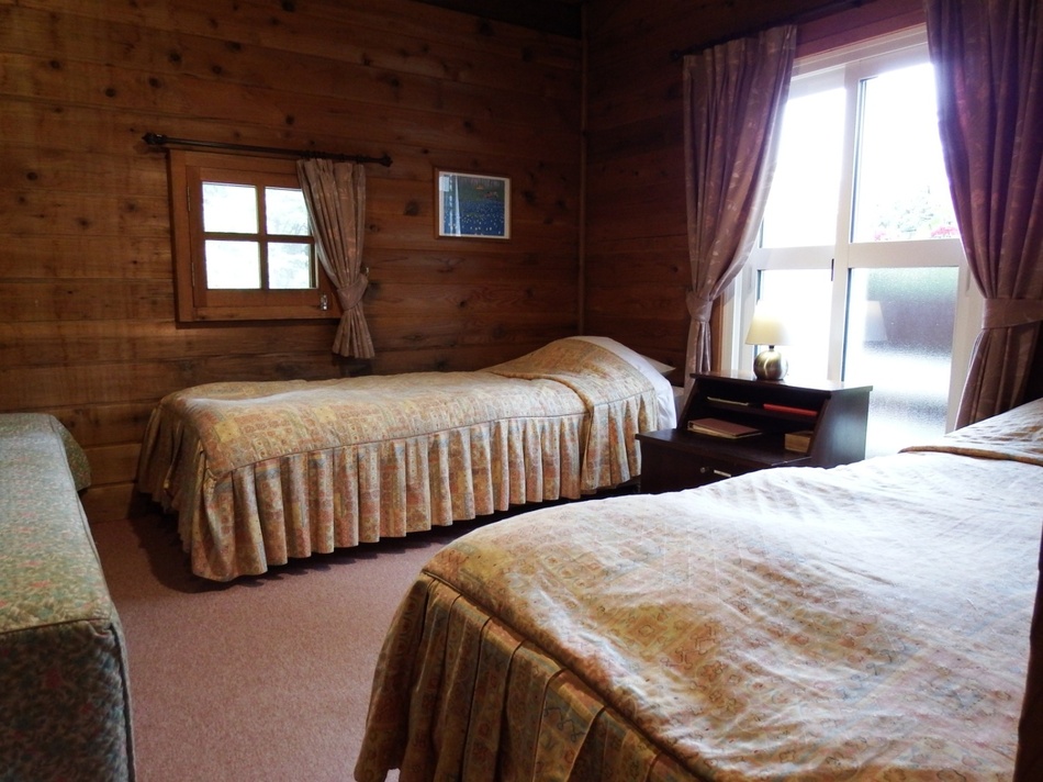 Pension Grindelwald Pension Grindelwald is conveniently located in the popular Matsumoto area. The property features a wide range of facilities to make your stay a pleasant experience. Service-minded staff will welcome a