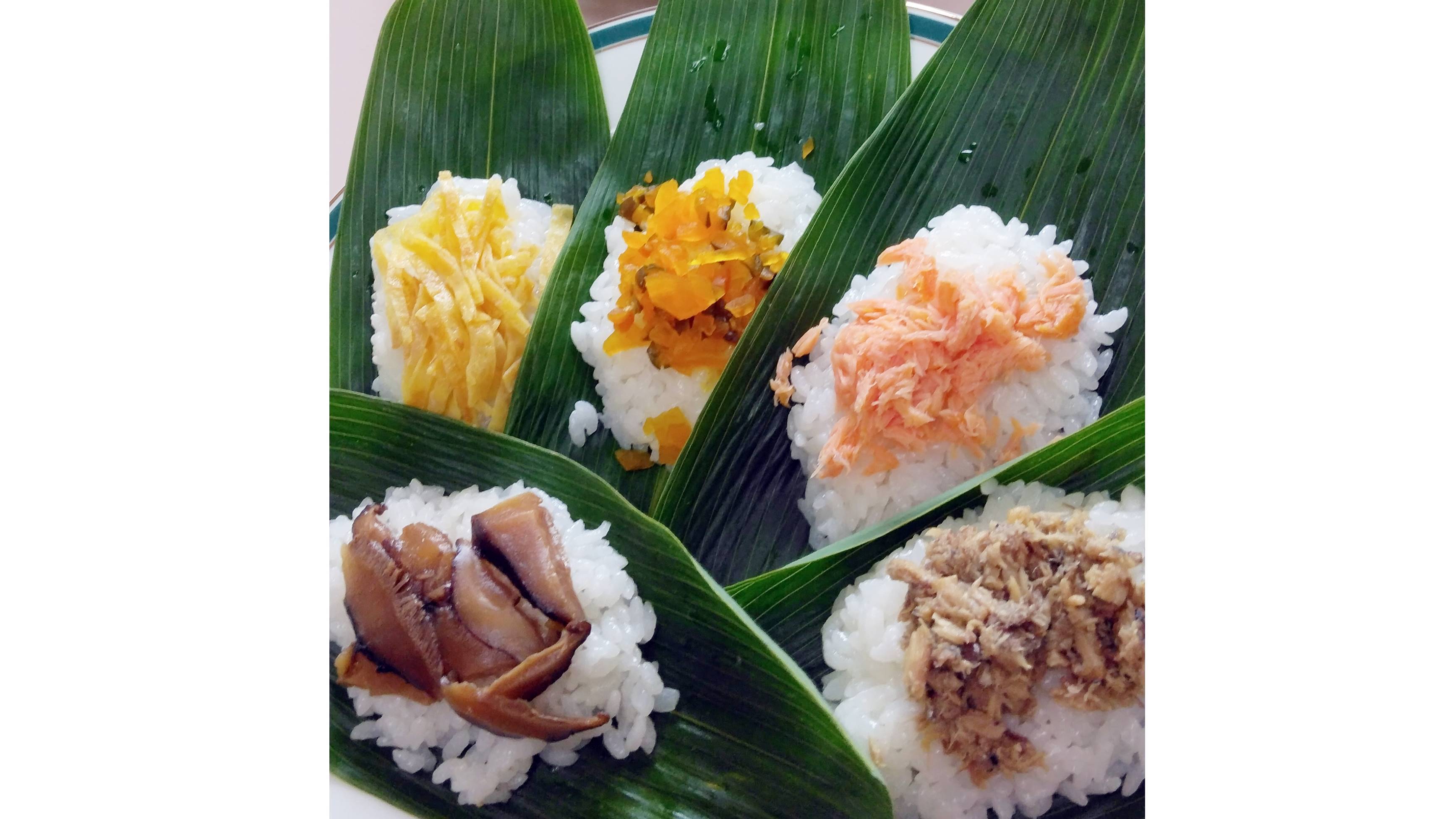 *【食事/夕食一例】郷土料理である笹寿司はお客様からも好評の一品です。