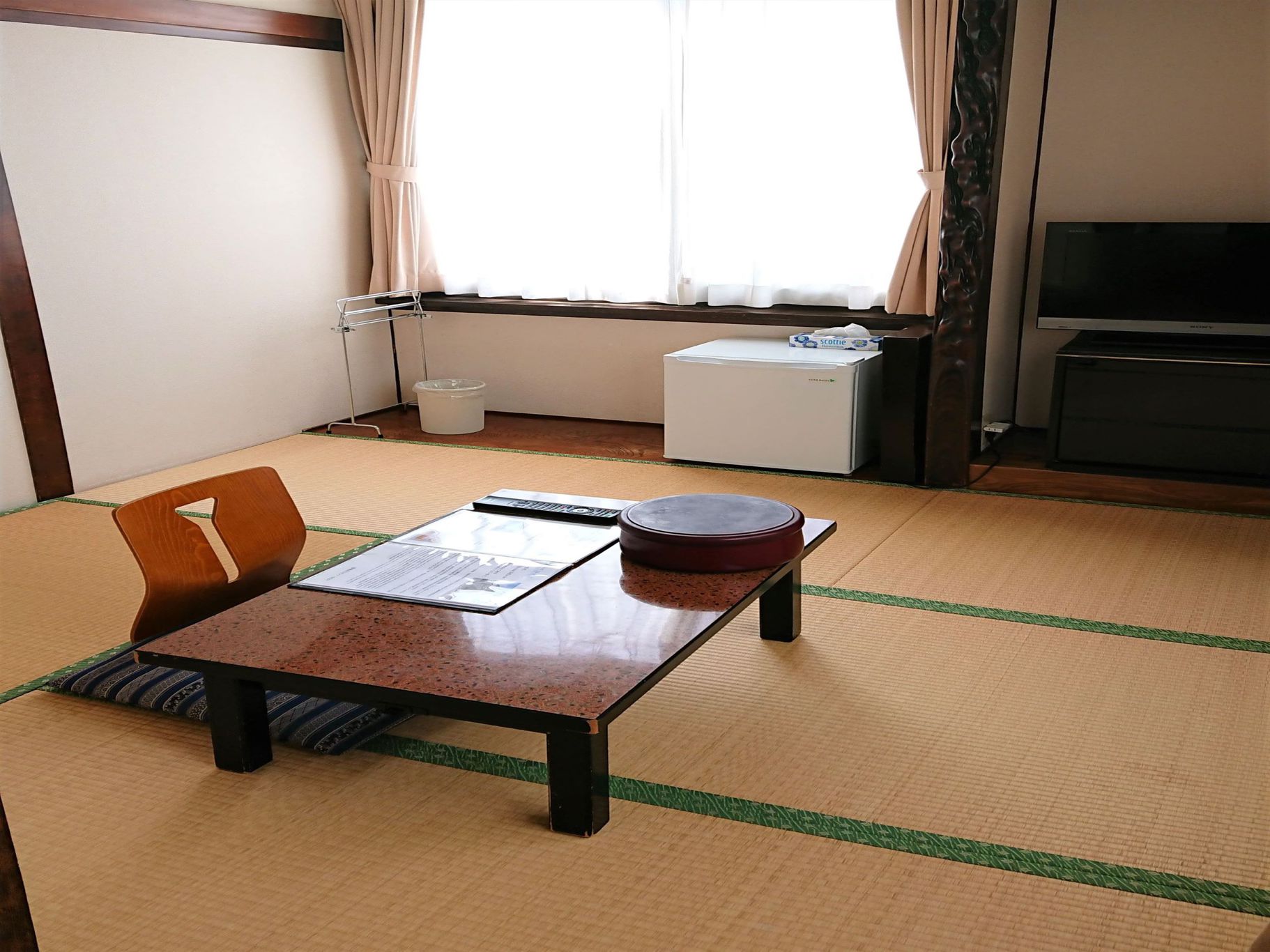 ・和室4.5畳（207号室）角部屋で窓が２つ有り、風通しが良いお部屋です