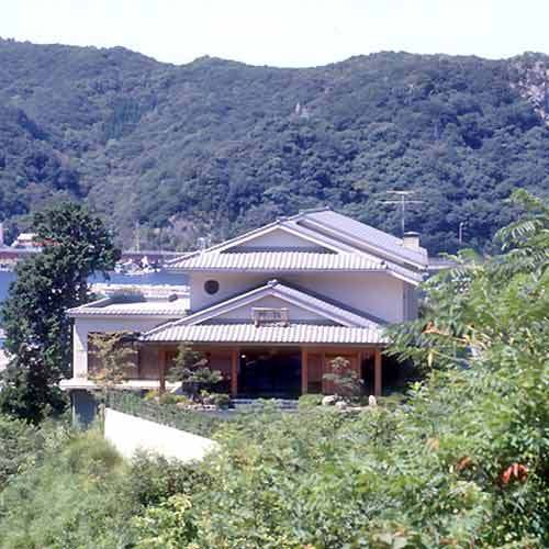 Ryori no Yado Ginrin Ryori no Yado Ginrin is conveniently located in the popular Toba area. The property features a wide range of facilities to make your stay a pleasant experience. Take advantage of the propertys shuttl