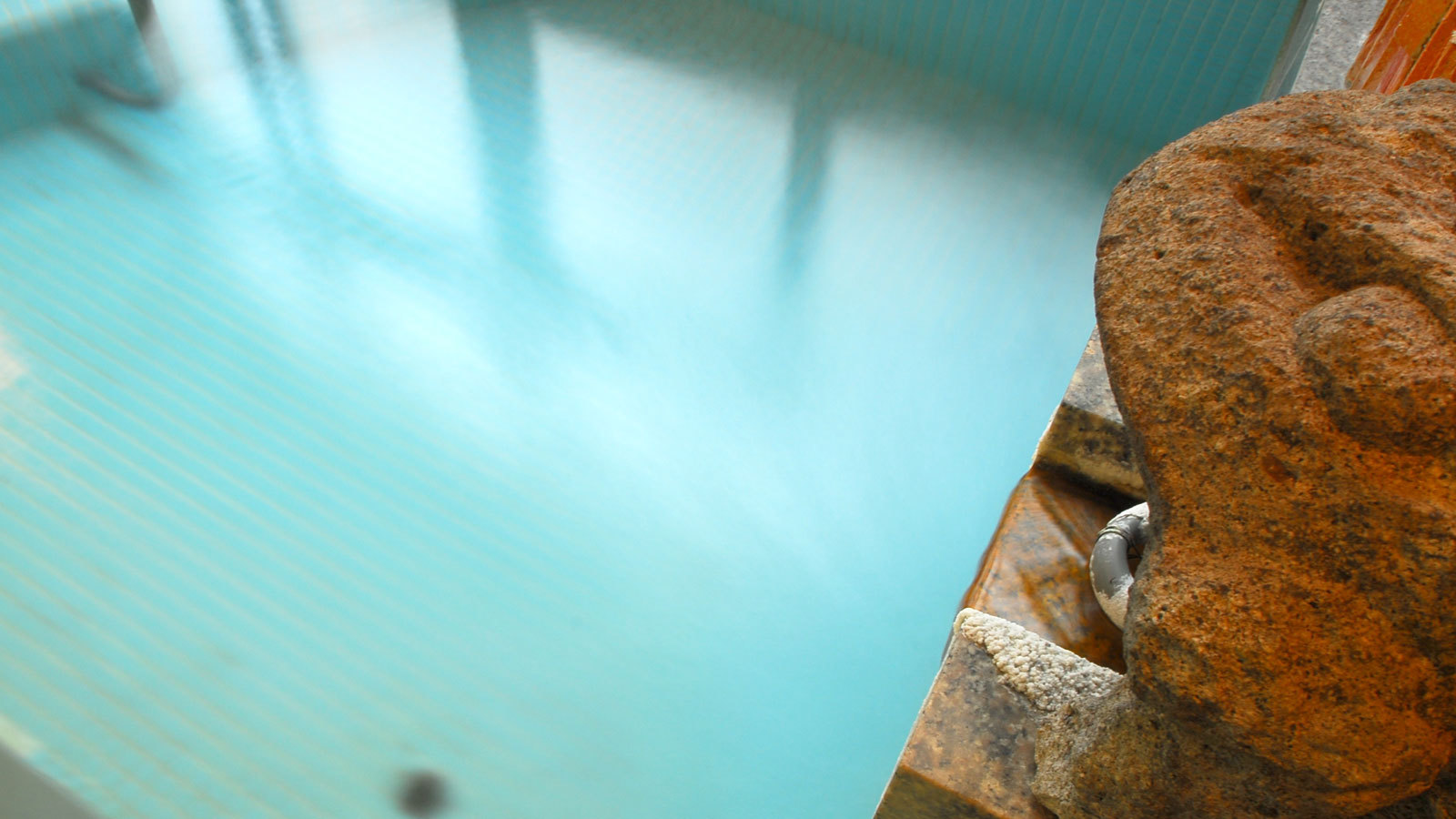 *大浴場鹿教湯温泉は奈良時代には既に温泉が湧いており、約1200年前には開湯していたとされています
