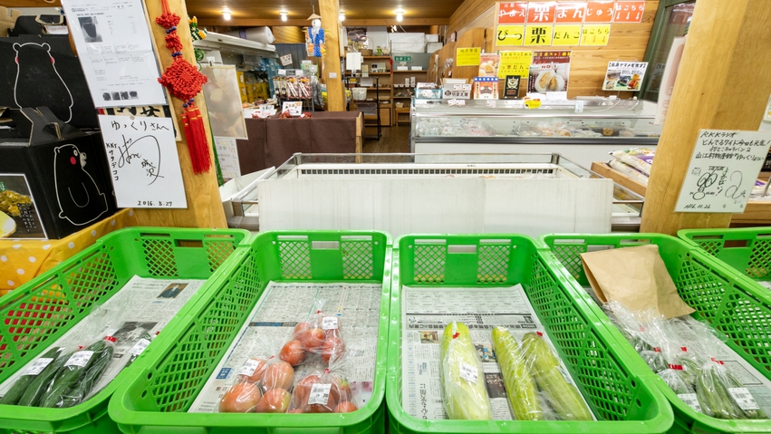 【物産館】山江の特産品が並びます