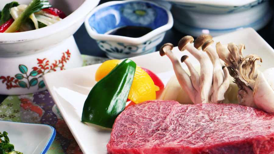 【ご夕食一例】山形のブランド牛・尾花沢牛をステーキで贅沢にお召し上がりください。