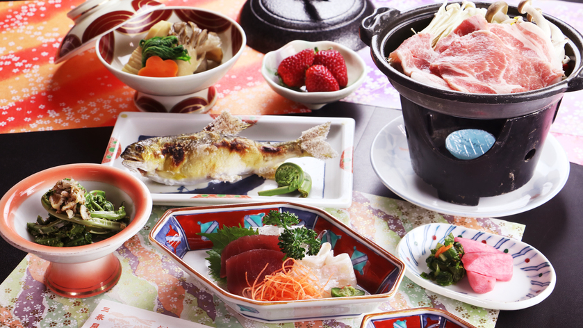 【ご夕食一例】山菜、きのこ、川魚など厳選食材たっぷりの郷土料理でおもてなし。