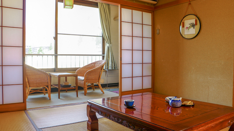 【別館 客室一例】広々とした和室。畳の上で足を伸ばしてお寛ぎください。