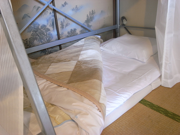 男性ドミトリー