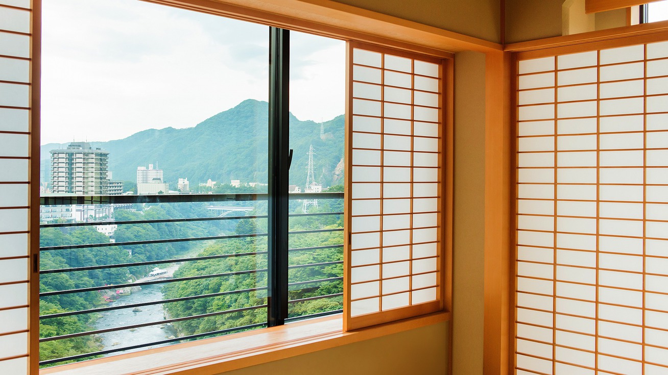  【眺望】お部屋からは鬼怒川の流れをご覧いただけます。