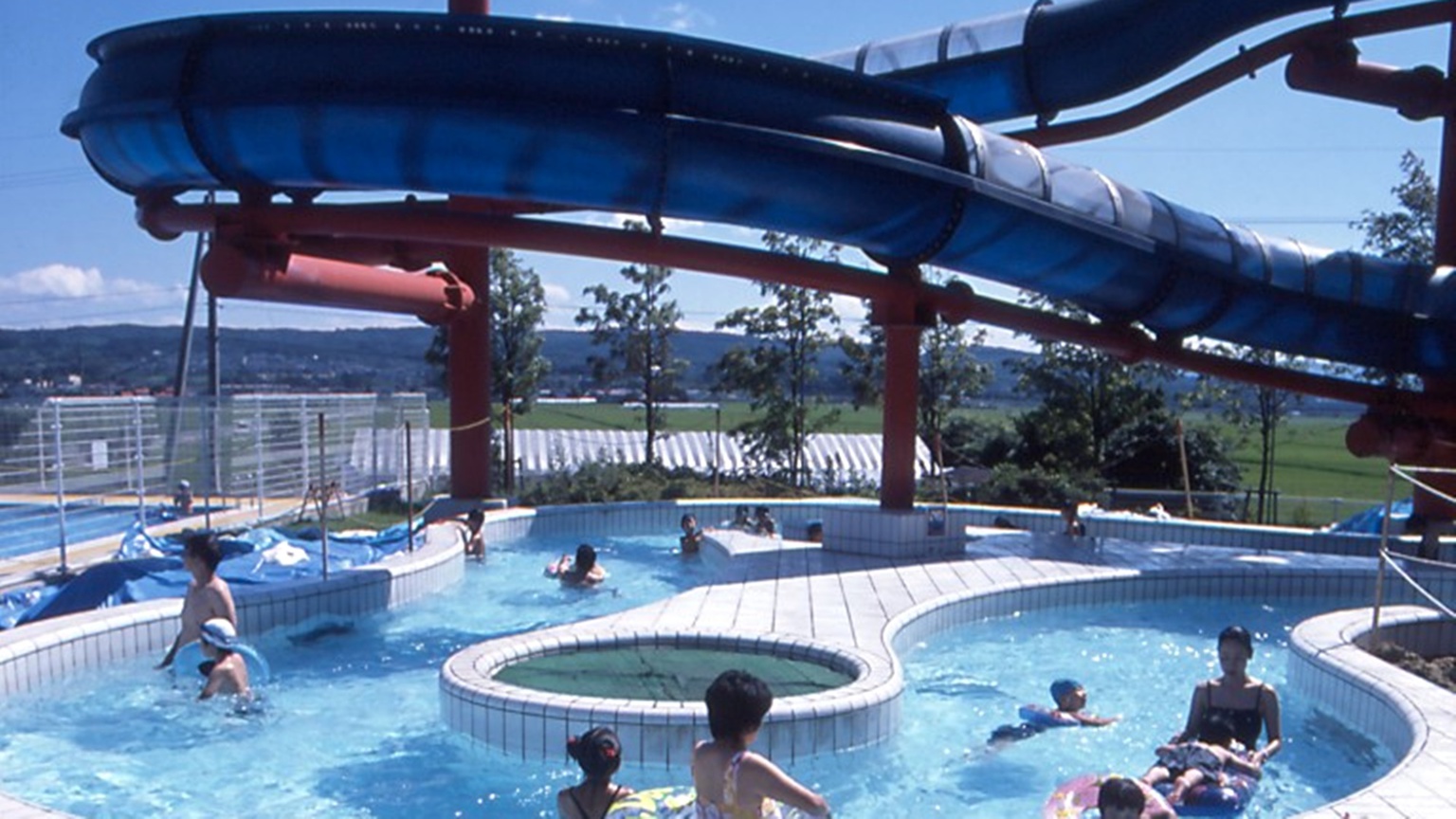 *屋外プール ※夏季のみ営業