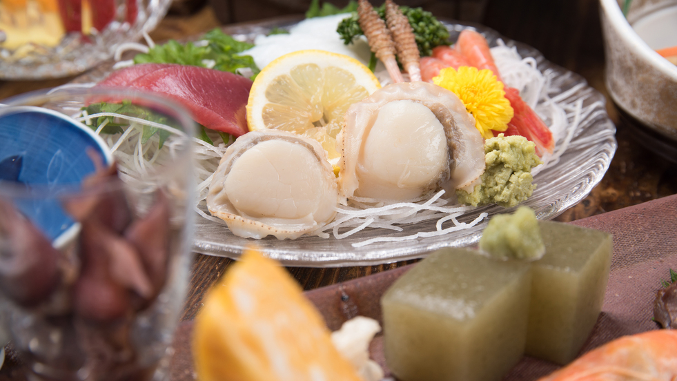 *夕食(刺身)一例/しっかりした牛肉に負けない新鮮な魚介もご用意