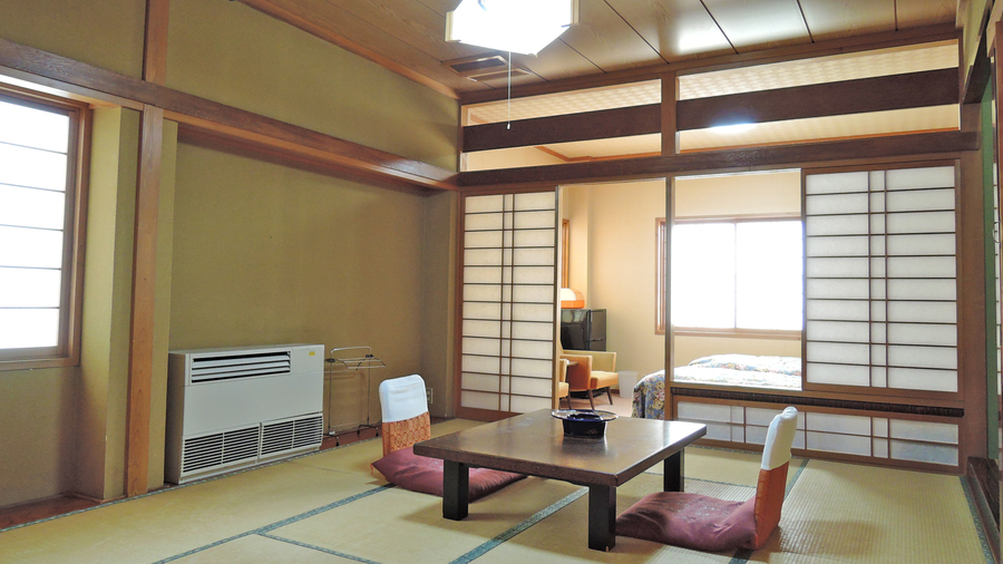 *客室一例（和洋室）／お部屋は宿任せですが全室バストイレ付きです。