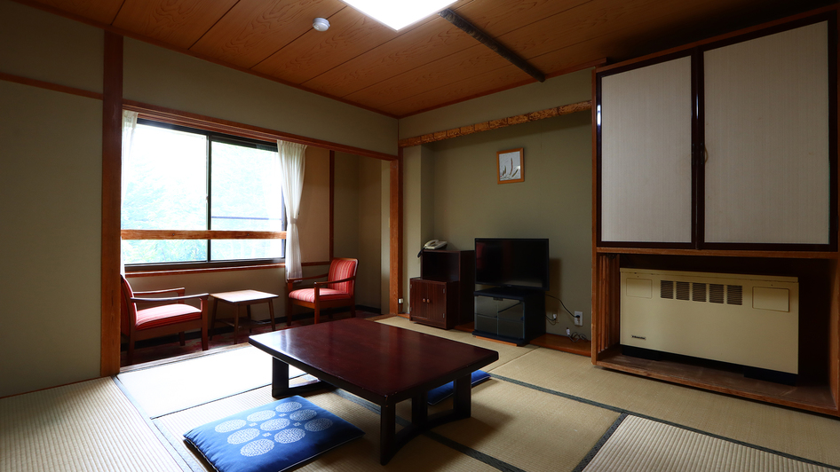【和室8畳】どこか懐かしさを感じる和室のお部屋、旅の疲れを癒してください。