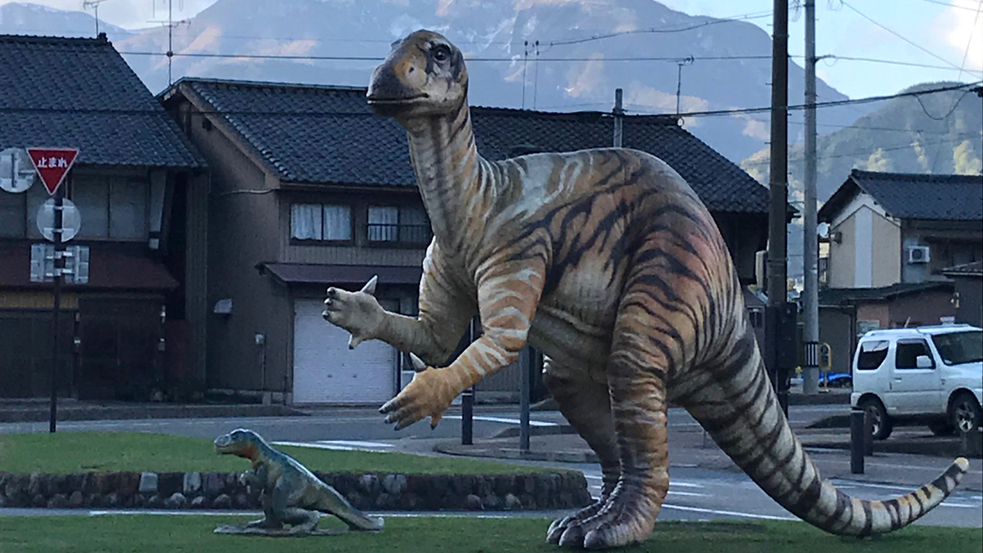 *【えちぜん鉄道勝山駅周辺】大きな恐竜のオブジェ