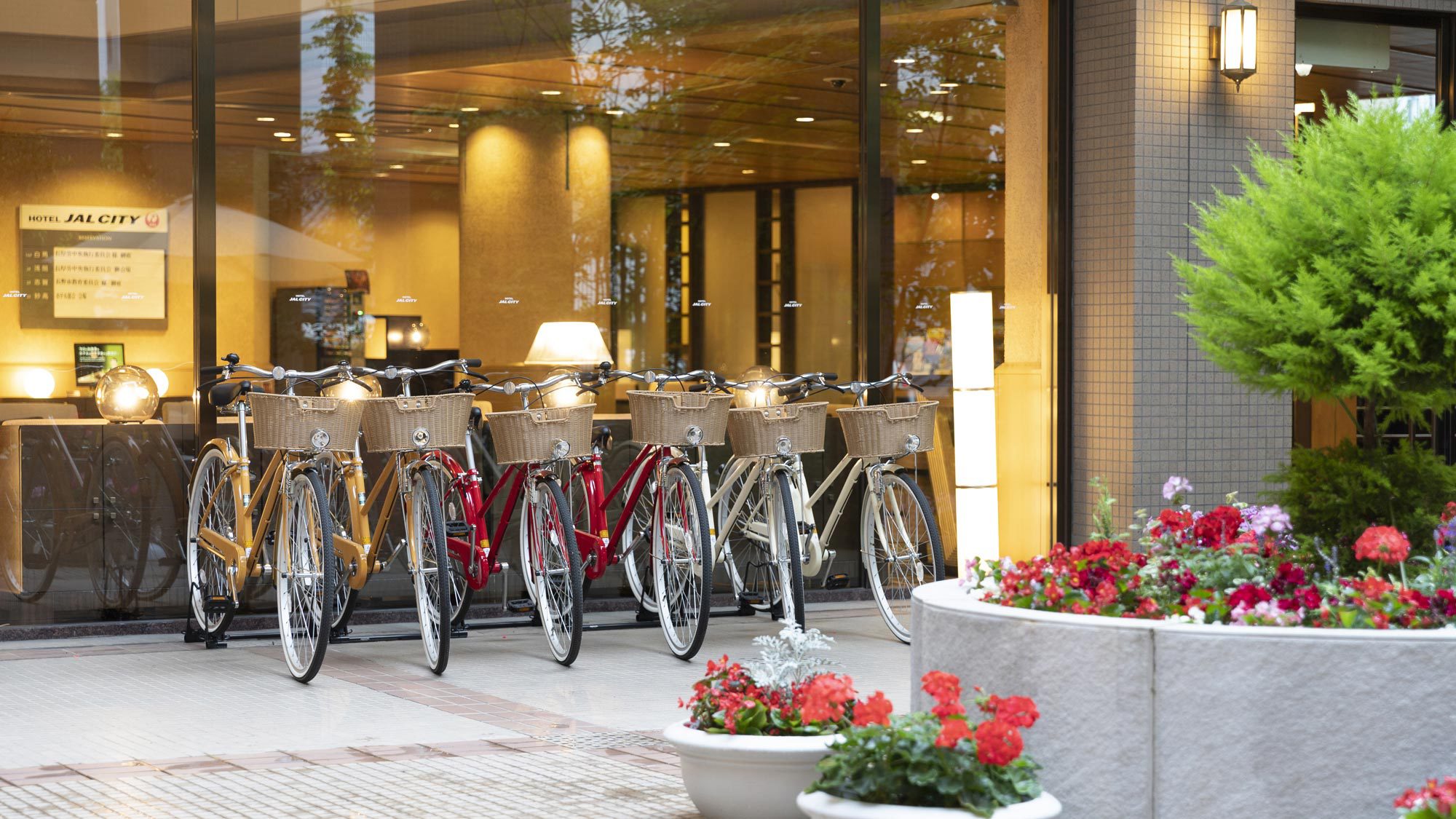 【レンタル自転車】〇ご利用時間8:00-18:00 〇４時間300円，10時間500円