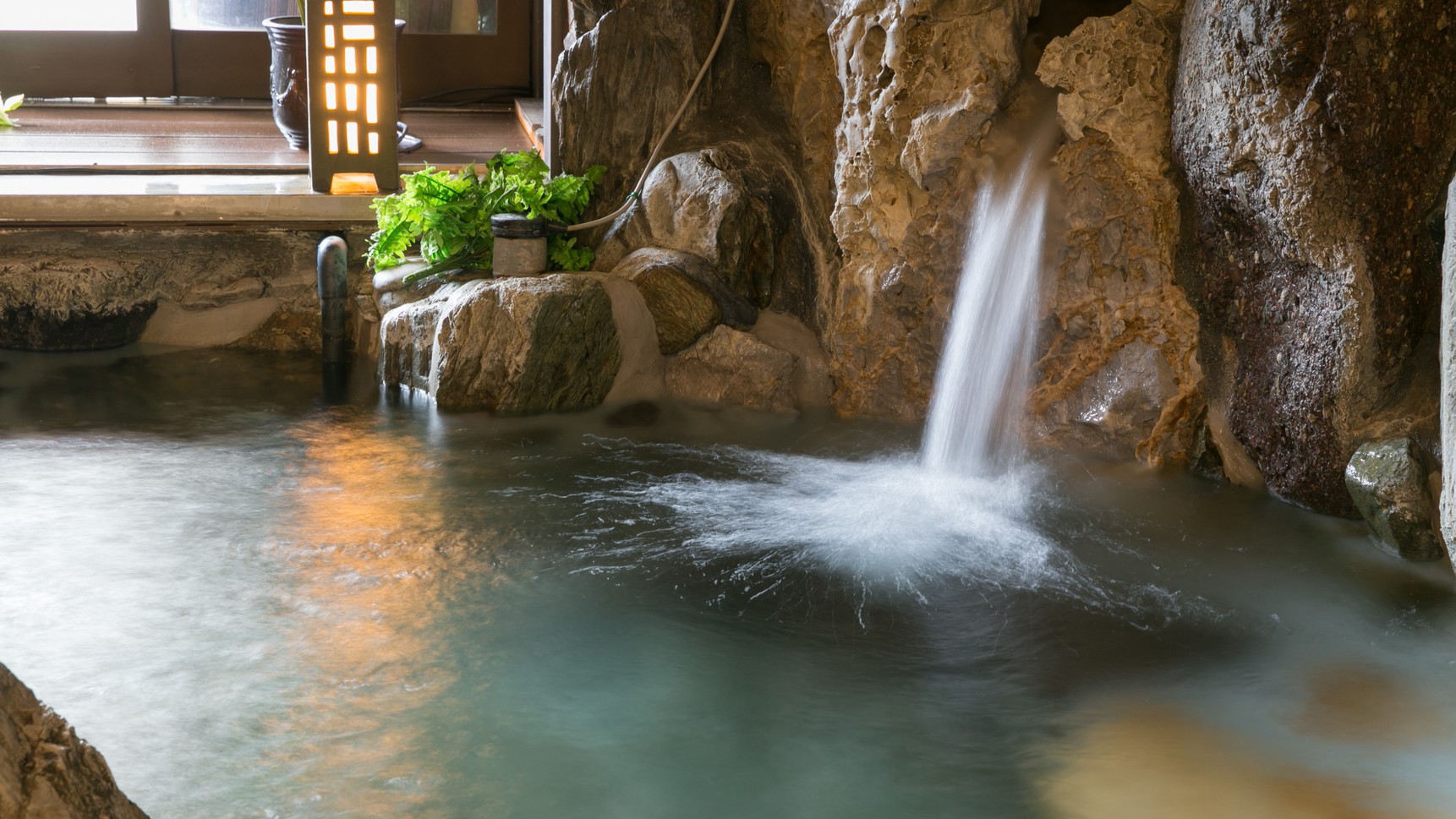 【花くらべ】岩風呂