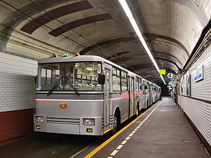 立山黒部アルペンルートのトロリーバス