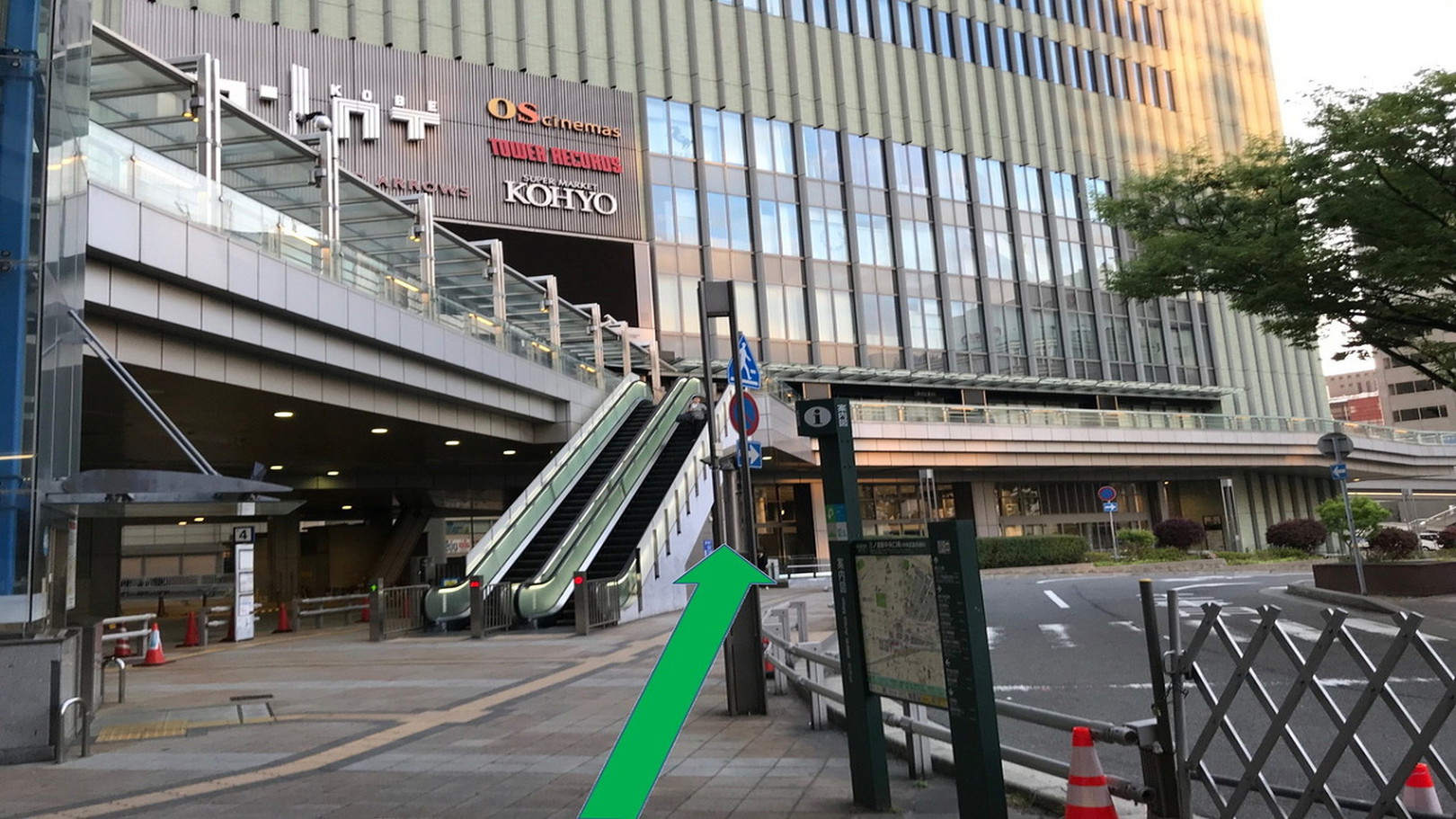JR三ノ宮駅前