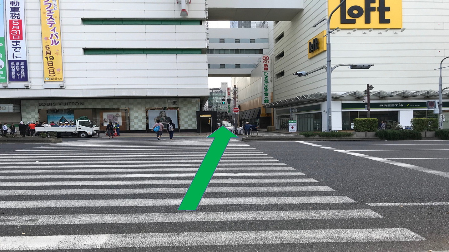 阪急百貨店前横断歩道